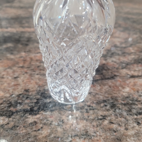 Tipperary Crystal Diamond Point Bud Vase 4 inches - Picture 4 of 5